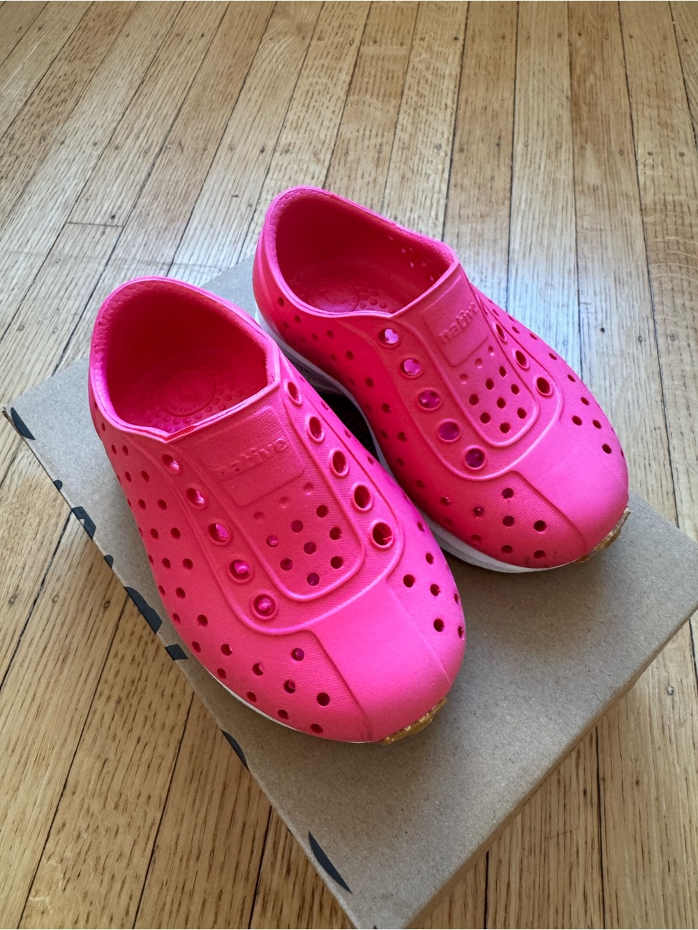 Native Robbie Sugarlite Pink Slip On Shoes size toddler 5